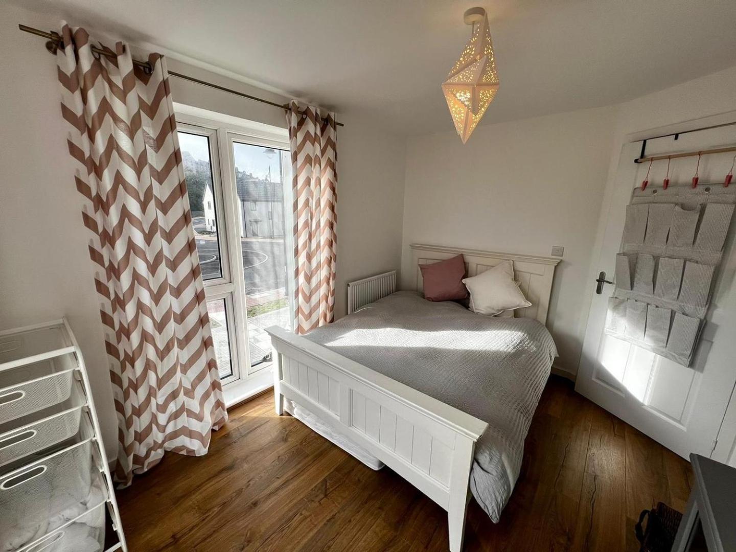 Two Bedroom Apartment In Barry-Close To Beach Exterior foto